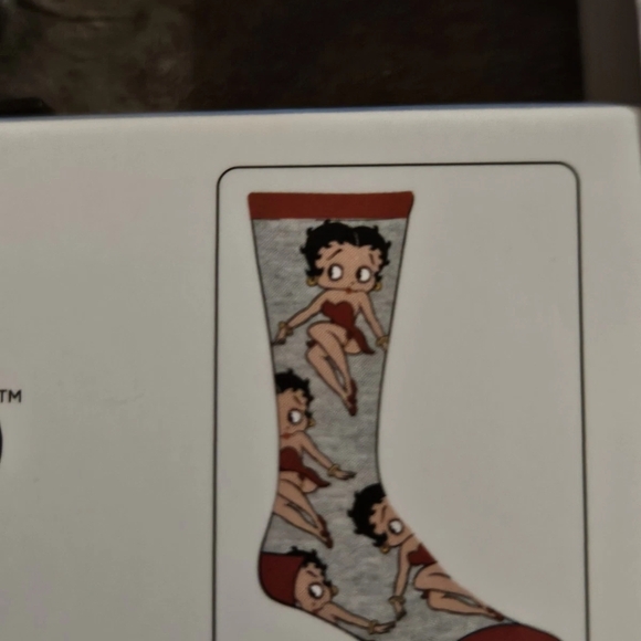 Betty Boop Men's Crew Socks – White, Gray, Red & Black Accents, 2 Pairs - Picture 2 of 4